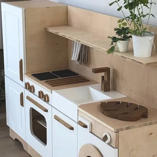 Jak z szafki zrobić kuchnię dla dziecka? Kreatywny pomysł DIY