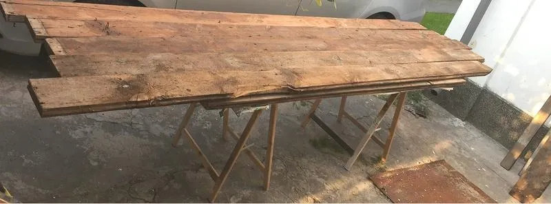 Blat z desek w prostych krokach – jak uniknąć najczęstszych błędów w DIY