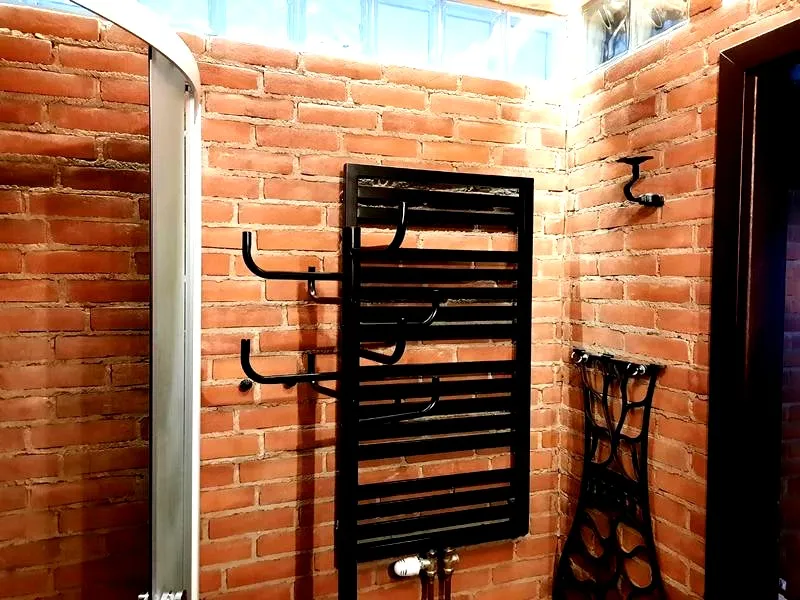 Ile naprawdę kosztuje położenie cegły dekoracyjnej? Odkryj zaskakujące ceny i kluczowe czynniki wpływające na wydatki