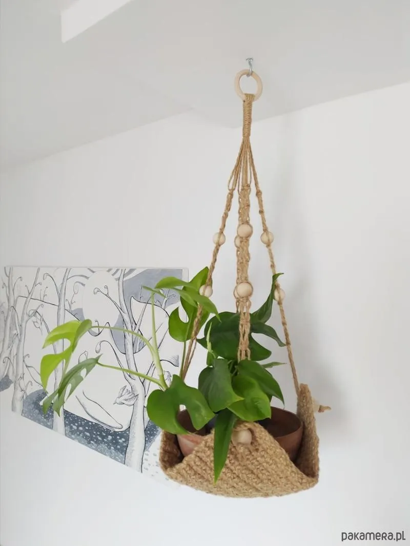 Kwiatowe inspiracje – jak łatwo stworzyć kwietnik ze sznurka jutowego krok po kroku