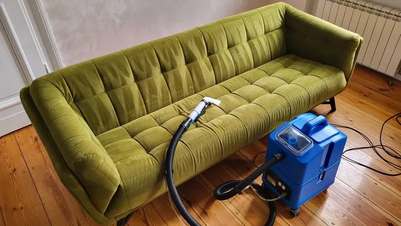 Czyszczenie kanapy