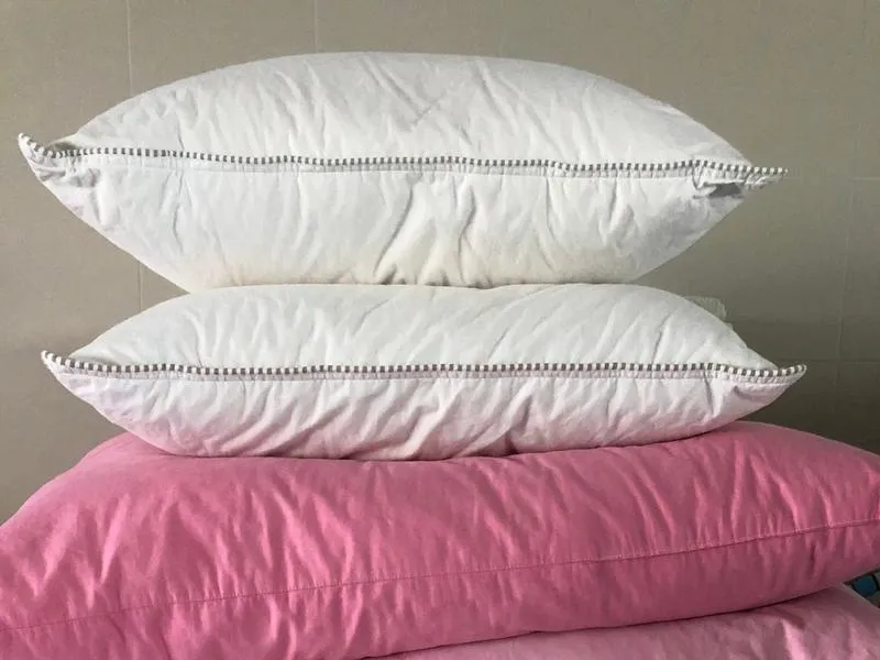 Czyszczenie poduszek z kanapy