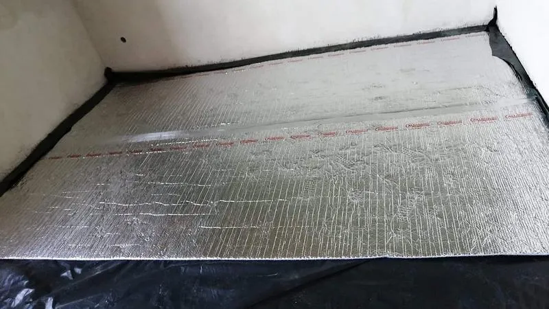 Materiały izolacyjne do podłogi na strychu