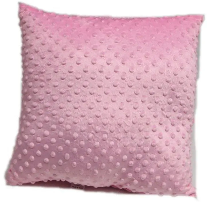 Poduszki do brązowej kanapy