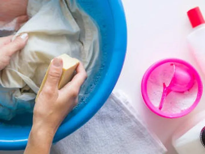 Profesjonalne czyszczenie kanapy