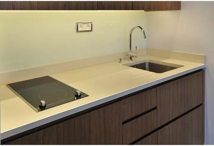 Sklepy z blatami beżowymi w Warszawie