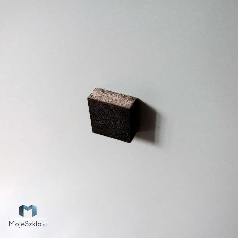 Wybór materiałów klejących do luster